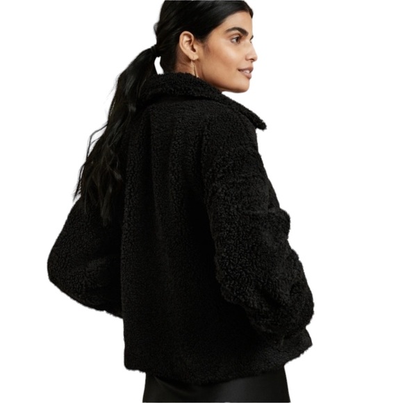 NWT Banana Republic Cropped Sherpa Trucker Jacket in Black - Picture 3 of 14